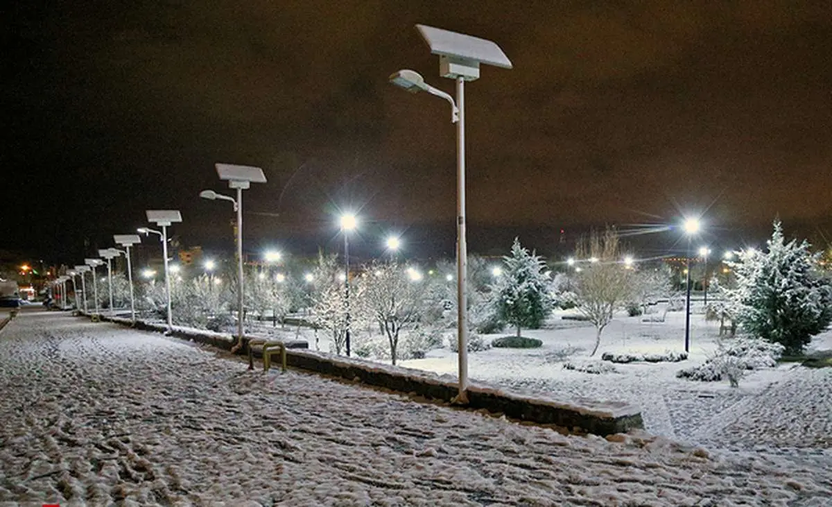 امشب تهران برف می بارد