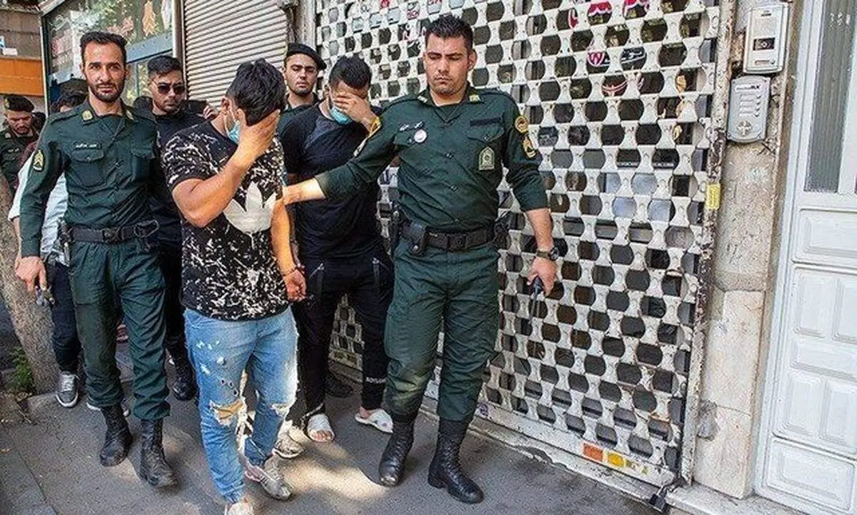 قرار دعوا و قمهکشی دو اراذل و اوباش در مجیدیه تهران/ ببینید
