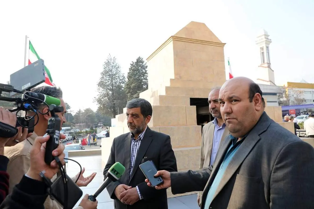 اقدام ضرغامی در نمایشگاه تهران شگفتی گردشگران را برانگیخت
