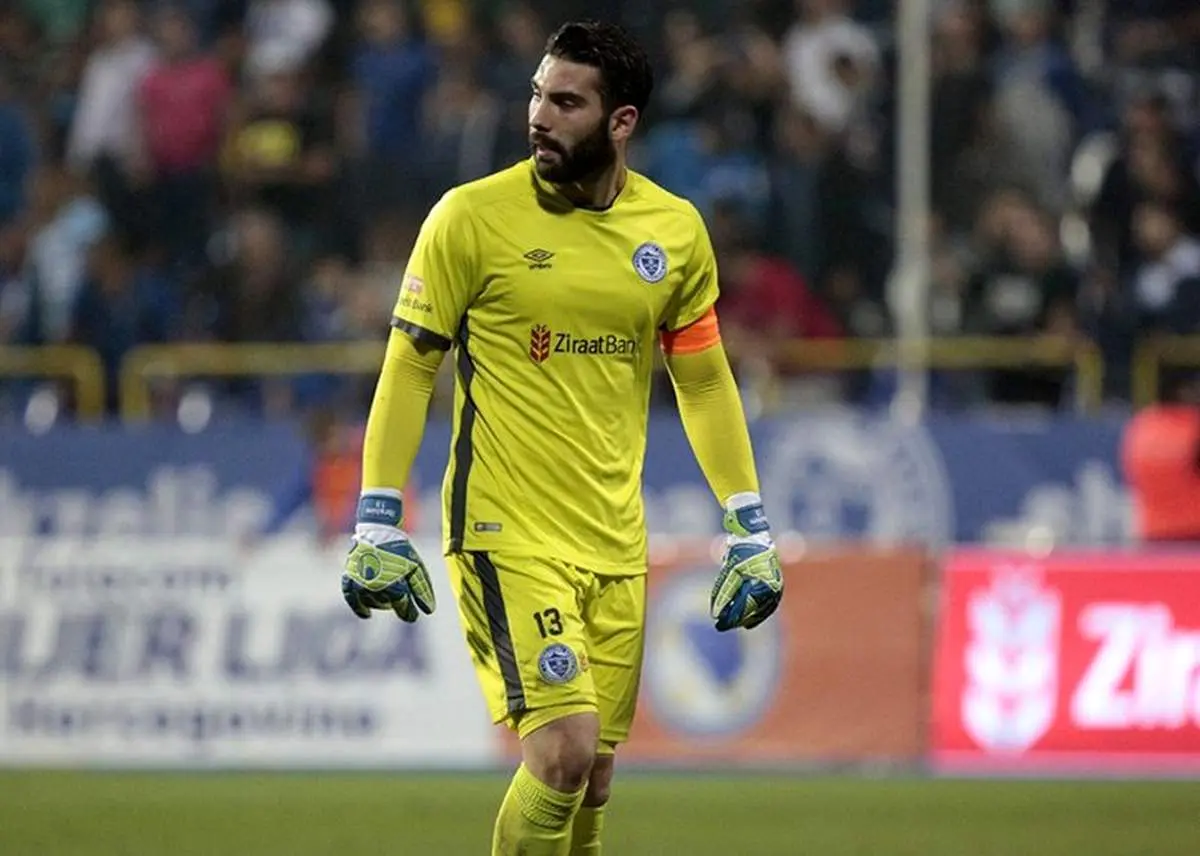  استقلال همچنان به دنبال خلاصی از شر یک گلر