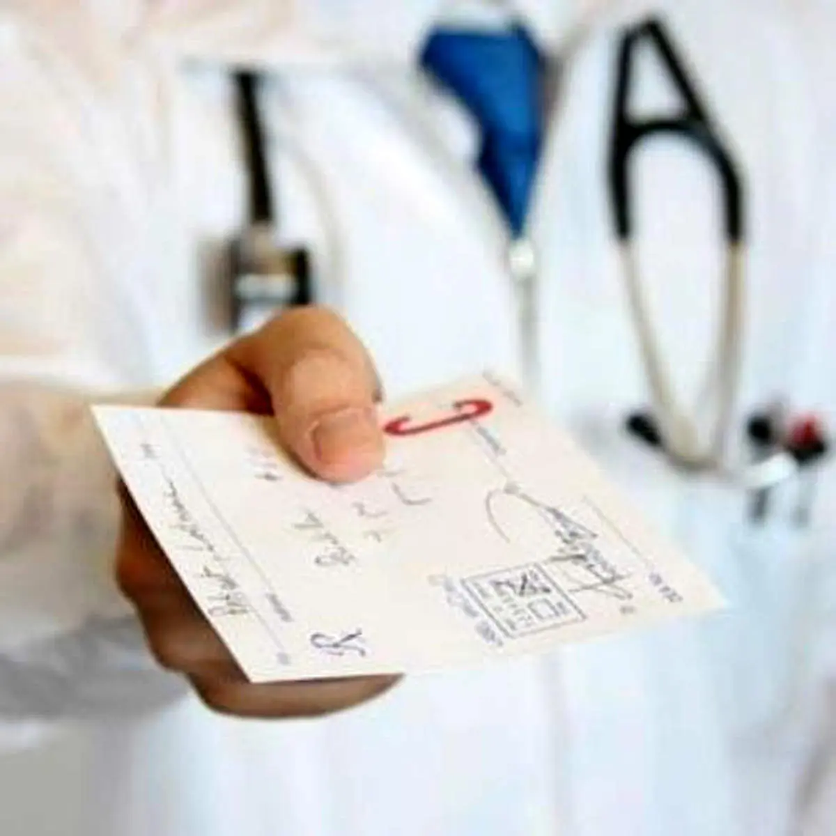 کارمندان این دو دستگاه اجرایی بیمه تکمیلی ندارند!