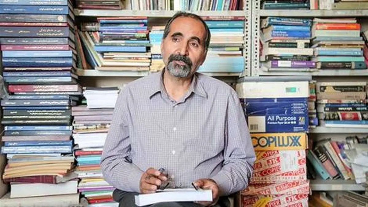 تقی ازاد ارمکی: مردم ایران آگاه تر از مردم آمریکا هستند/ کاهش تیراژ کتاب به معنای دور شدن مردم از کالاهای فرهنگی نیست!