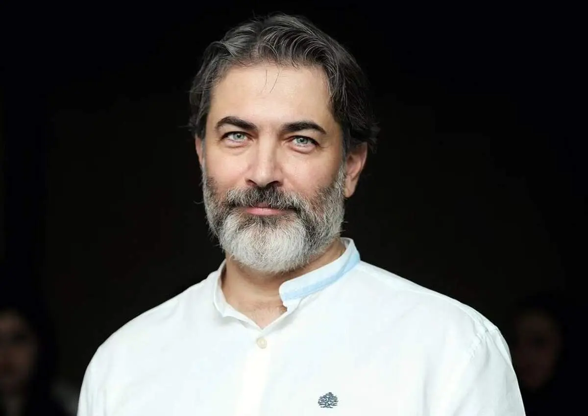 پارسا پیروزفر کارگردان می شود