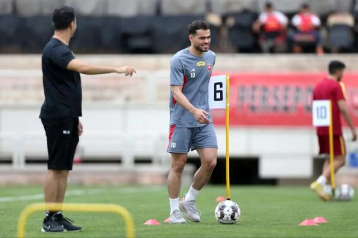 تکلیف تمدید قرارداد اورونوف با پرسپولیس مشخص شد