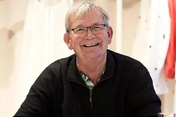 غول عکاسی درگذشت