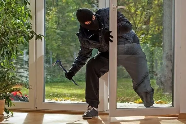 سرقت شبانه از ویلای اسطوره فوتبال!