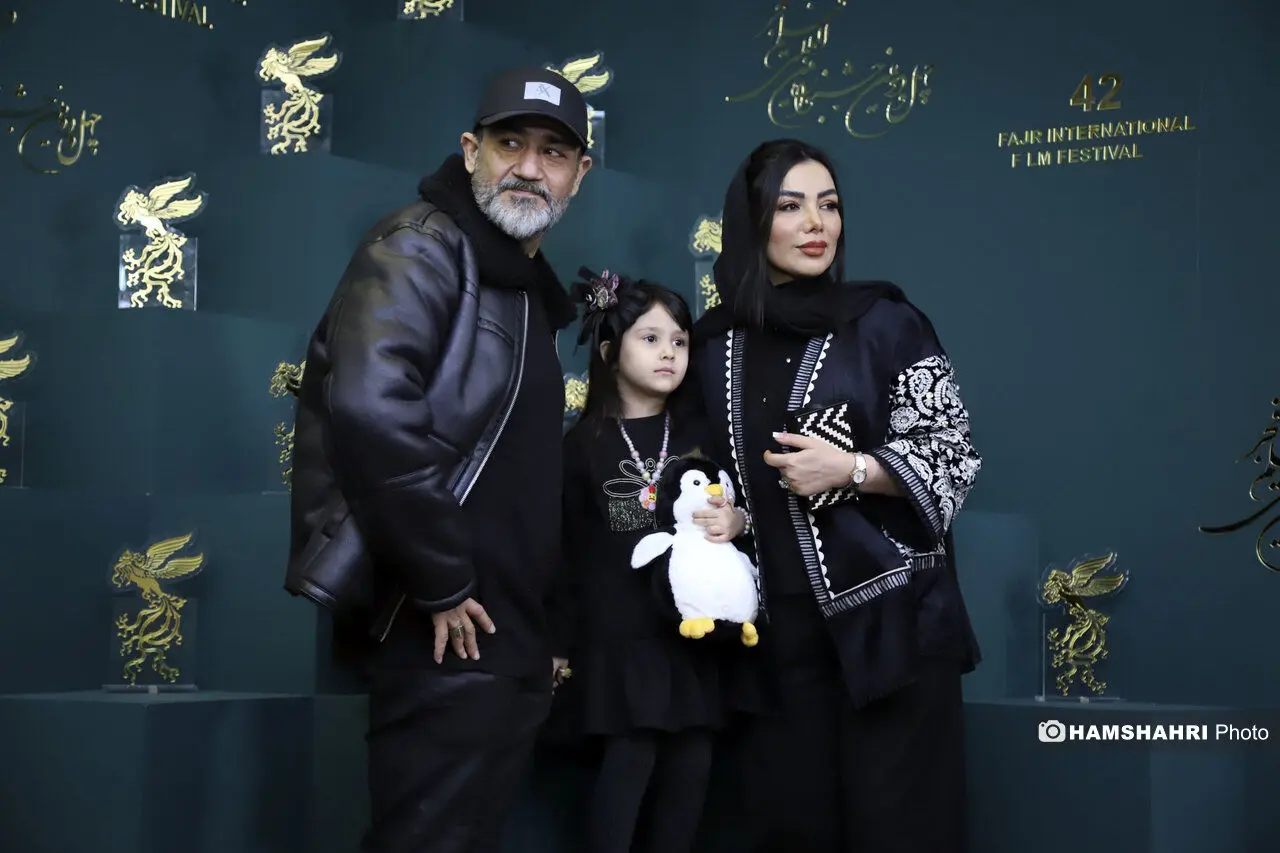 مهران غفوریان با همسر و دخترش در جشنواره / عکس