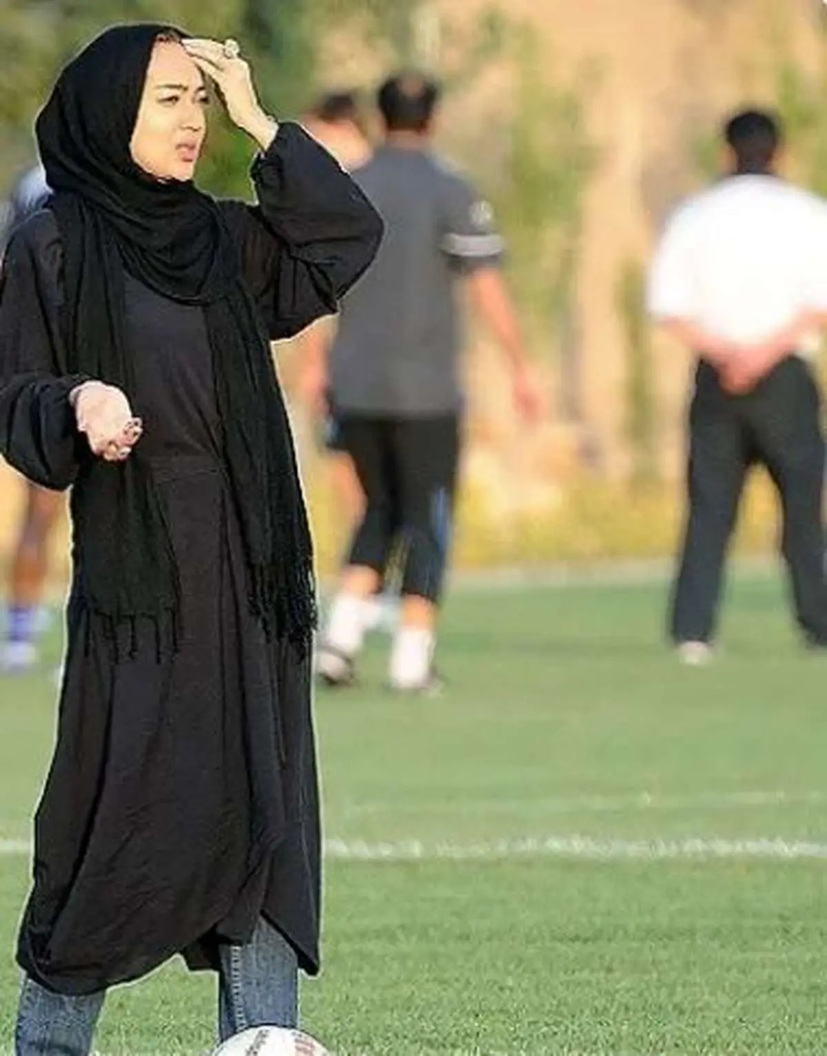 فوتبال بازی کردن نیکی کریمی در تهران/ تصاویر