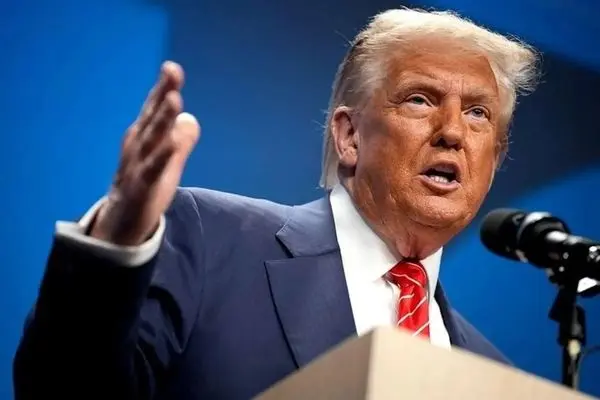 ببینید/ دونالد ترامپ، تزئینات طلایی دفترش را به نمایش گذاشت