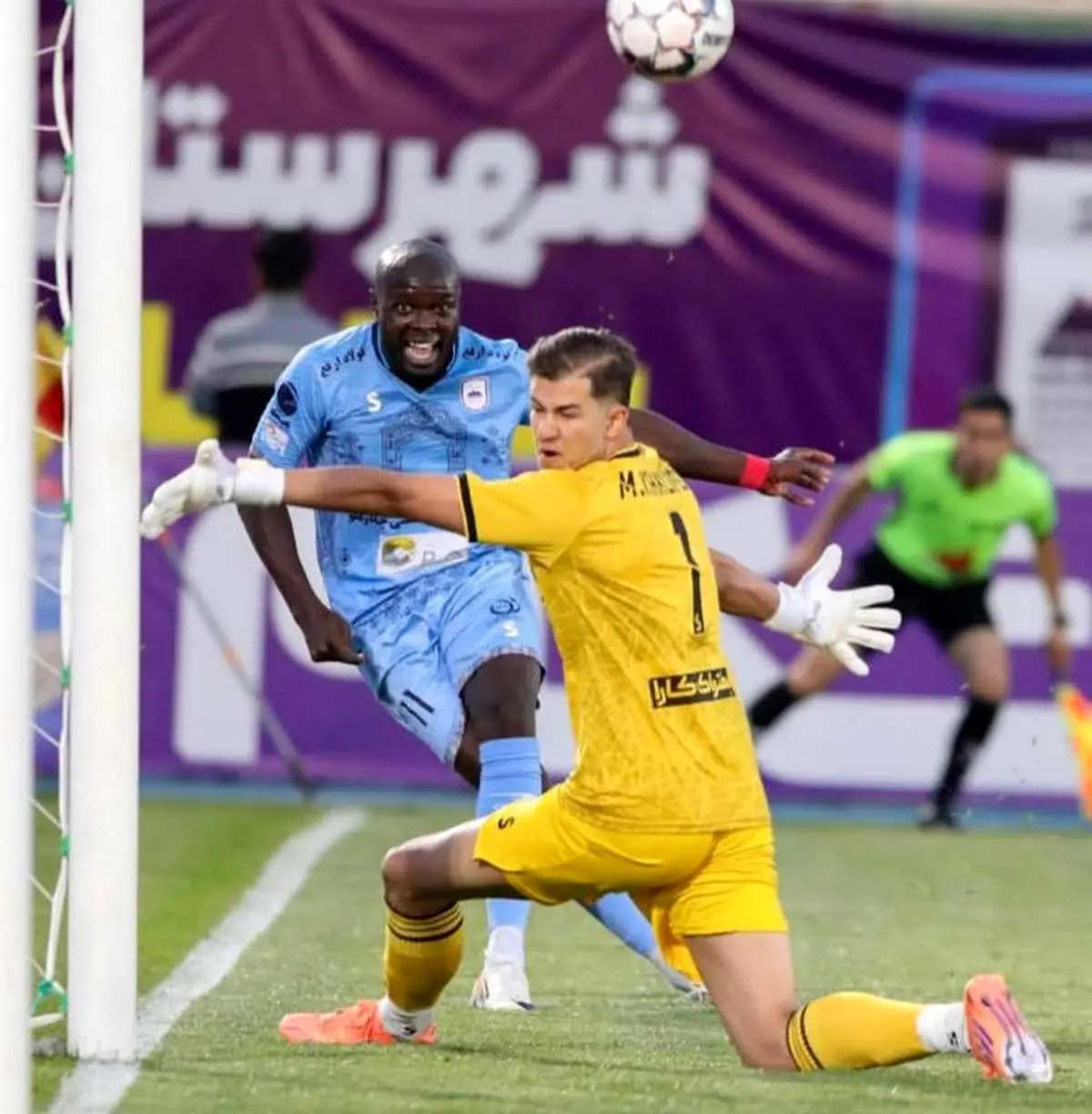 پدیده لیگ، جانشین نازون در استقلال می‌شود