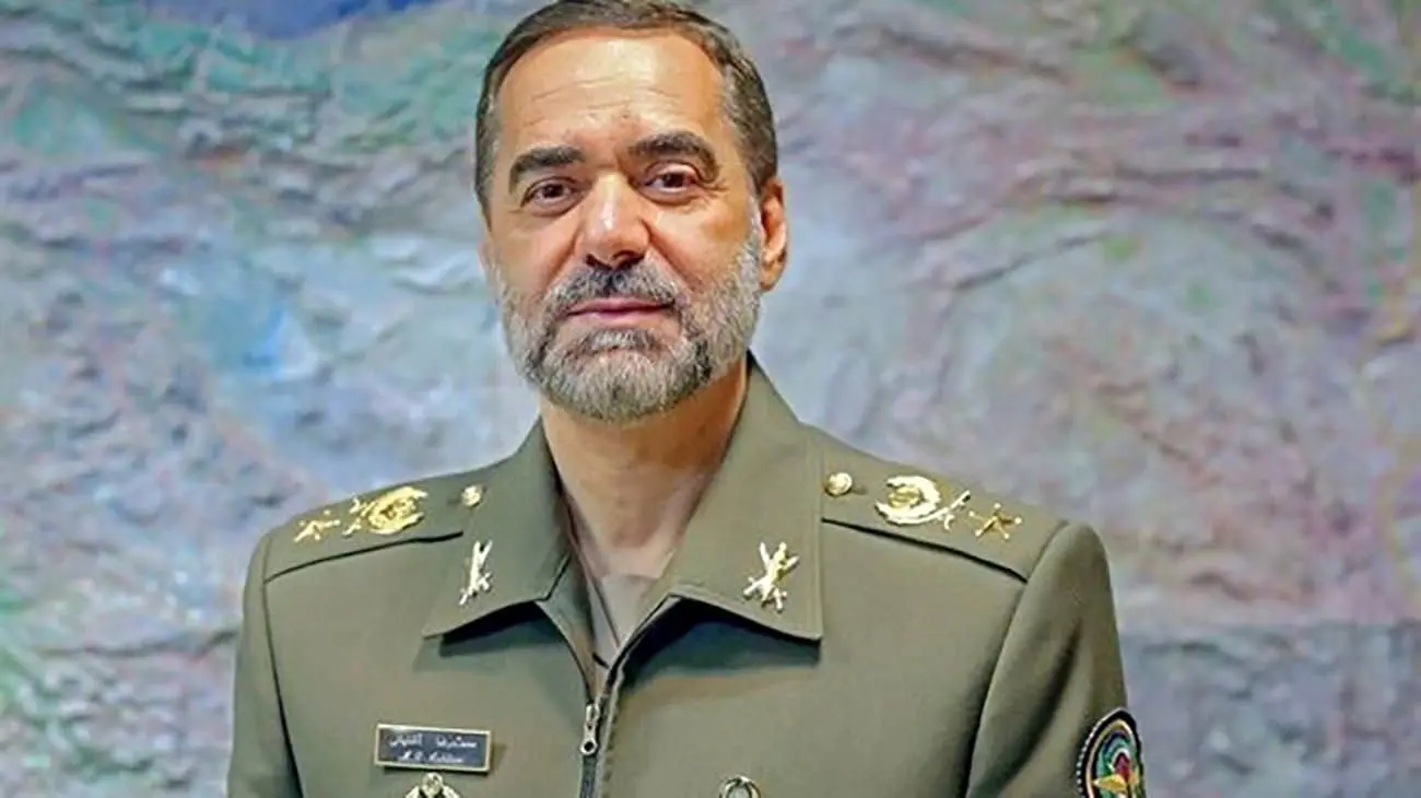 وزیر دفاع:  از همه ابزارهایش برای حفظ تمامیت ارضی ایران استفاده می‌کنیم
