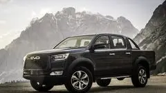 رژه خودروهای لوکس در شمال تهران و اخلال در ترافیک معابر/ ویدیو
