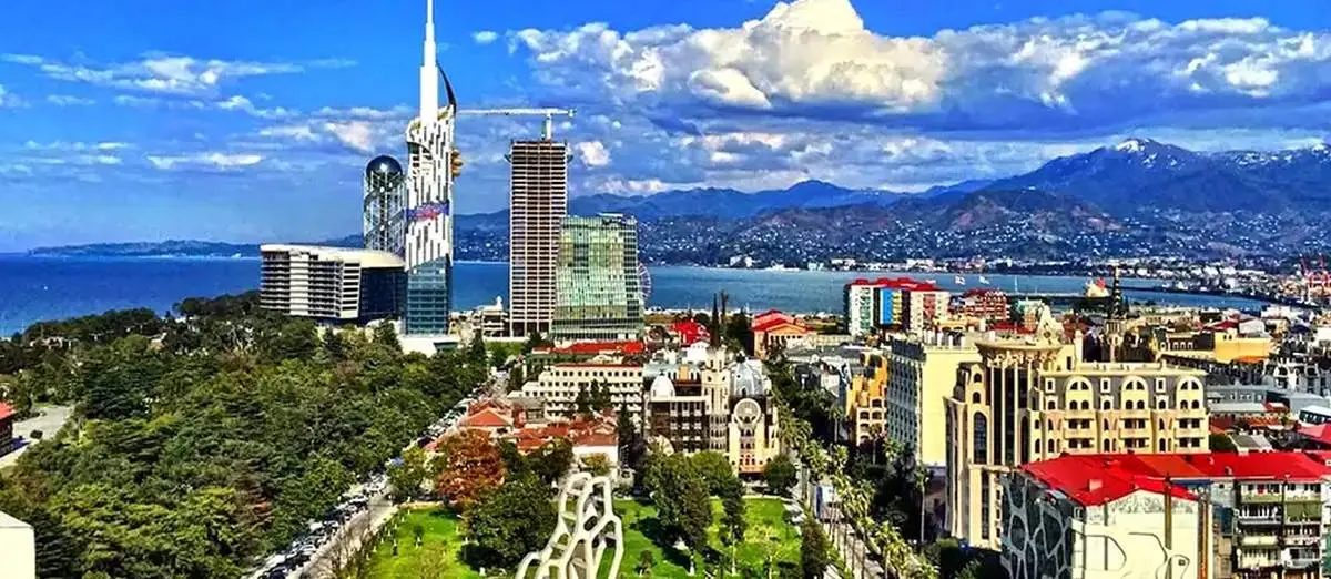 کدام هتلهای باتومی سالن مخصوص بازی کودکان دارند؟