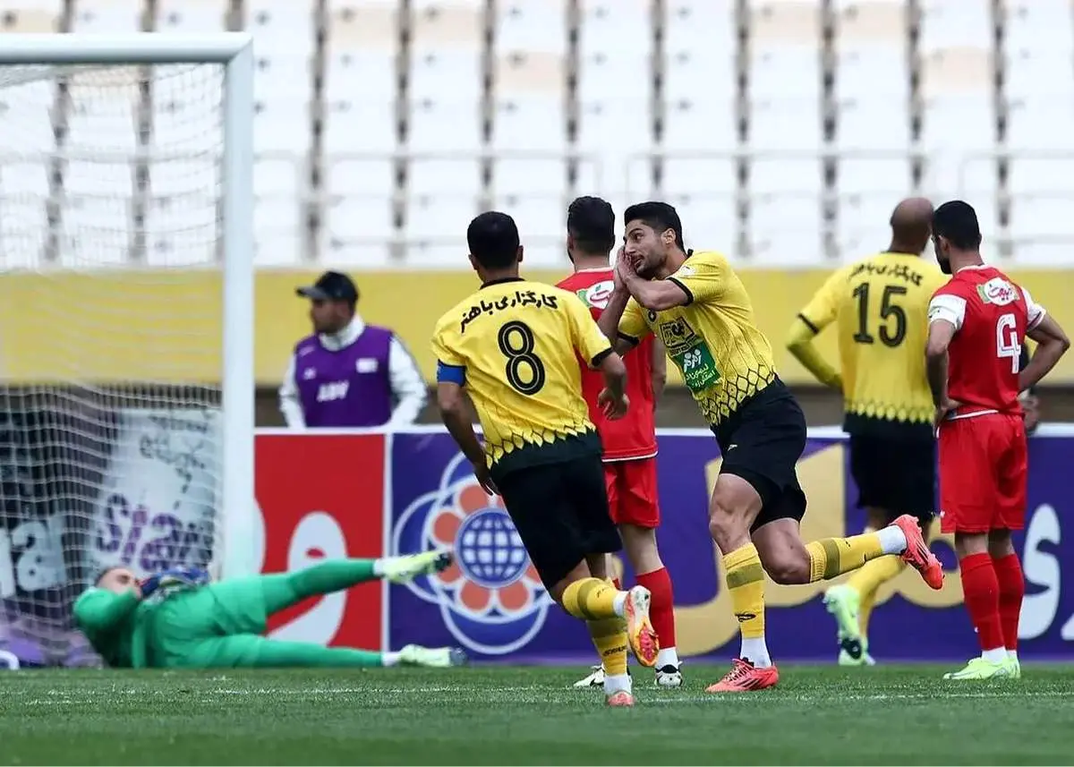 سپاهان دوباره پرسپولیس را حذف کرد/طلاییپوشان در یکچهارم!
