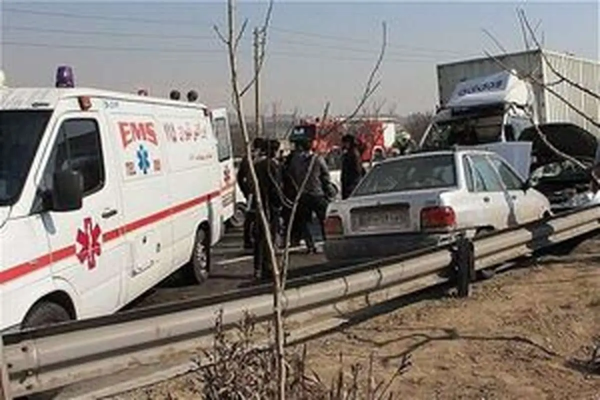 تصادف زنجیرهای در ۱۷ شهریور تهران/ ۲ عابرپیاده جان باختند