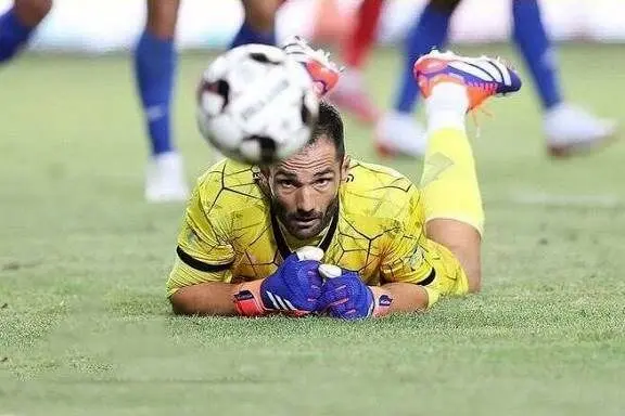 برخورد ترکش باخت تاریخی استقلال به ستاره میلیون دلاری