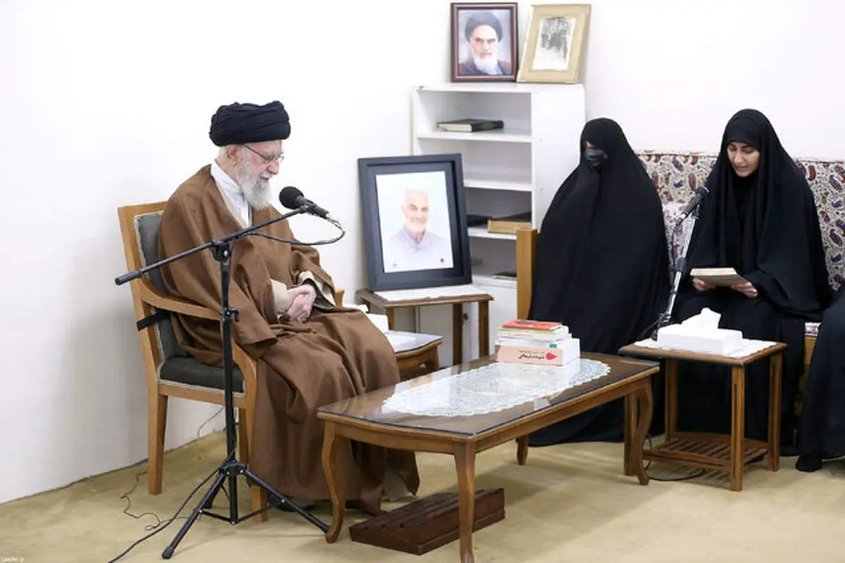 دیدار رهبر انقلاب با خانواده شهید سلیمانی