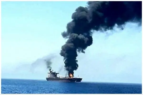 ماجرای نفتکش‌های آتش‌گرفته در سواحل یمن چه بود؟
