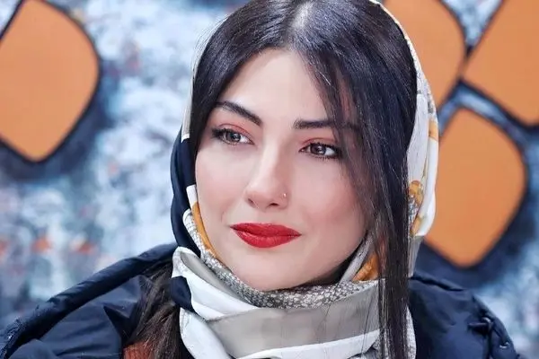 تیپ لاکچری «سوسن پایتخت» با گردنبندهای خاص خبرساز شد/ عکس