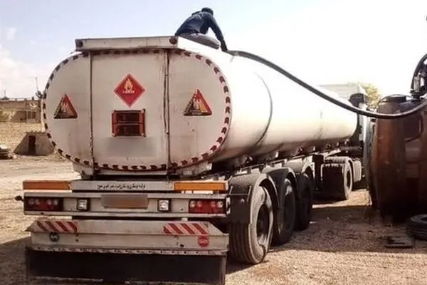 قاچاق ۳۰۰ میلیون لیتر سوخت با بارنامه های جعلی در سال‌های ۱۴۰۱ و ۱۴۰۲