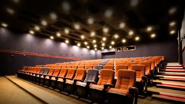 پلمپ یک مجموعه سینمایی در مشهد به دلیل بی‌حجابی 