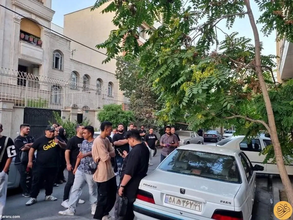 مقابل ساختمان پرسپولیس درگیری شد