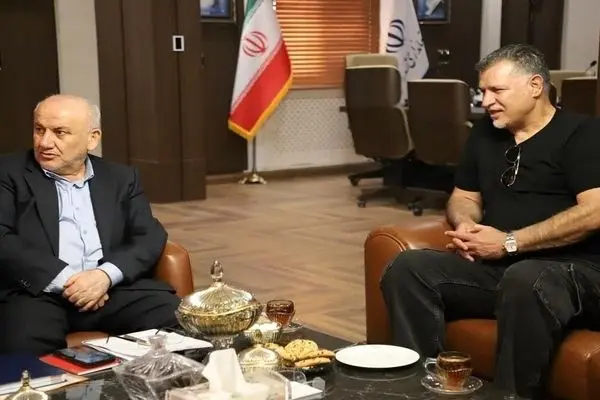 دیدار علی دایی با یک مقام دولتی