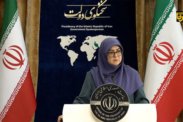 فاطمه مهاجرانی: همه ایرانیان پای ایران ایستاده اند