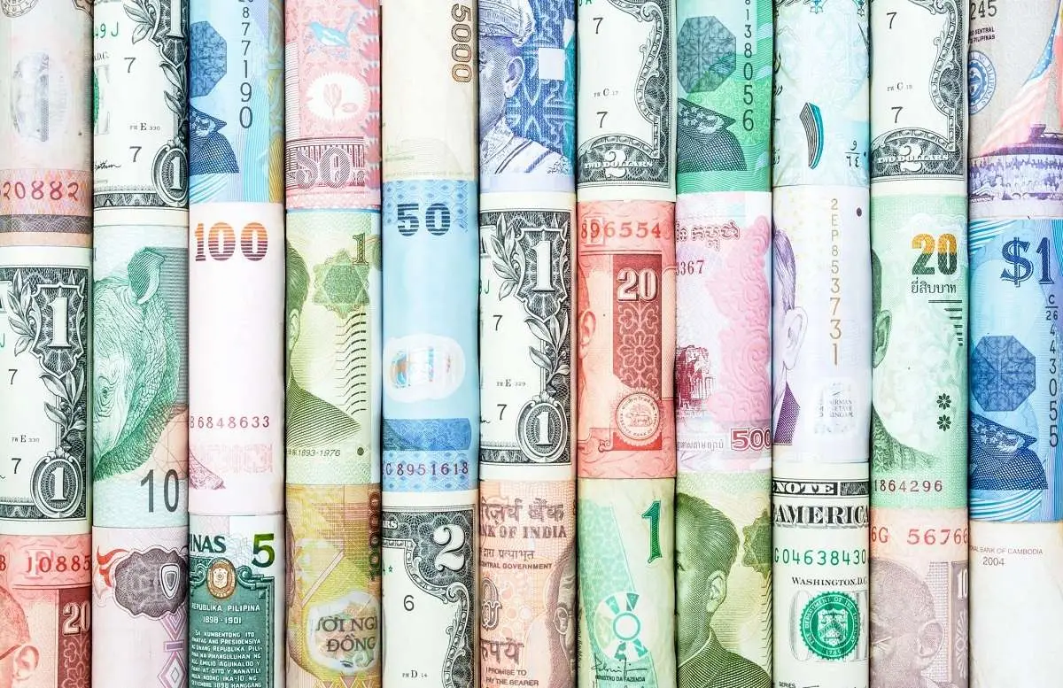 قیمت دلار و یورو امروز جمعه 10 آذر ۱۴۰۲/ جدول