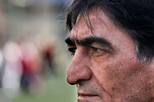 خانم بازیگر در کنار ستاره پرسپولیسی