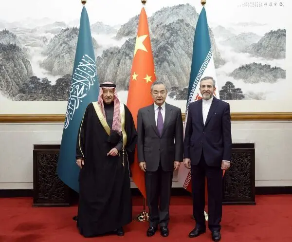 دیدار مشترک باقری و مقام سعودی با وزیر امور خارجه چین