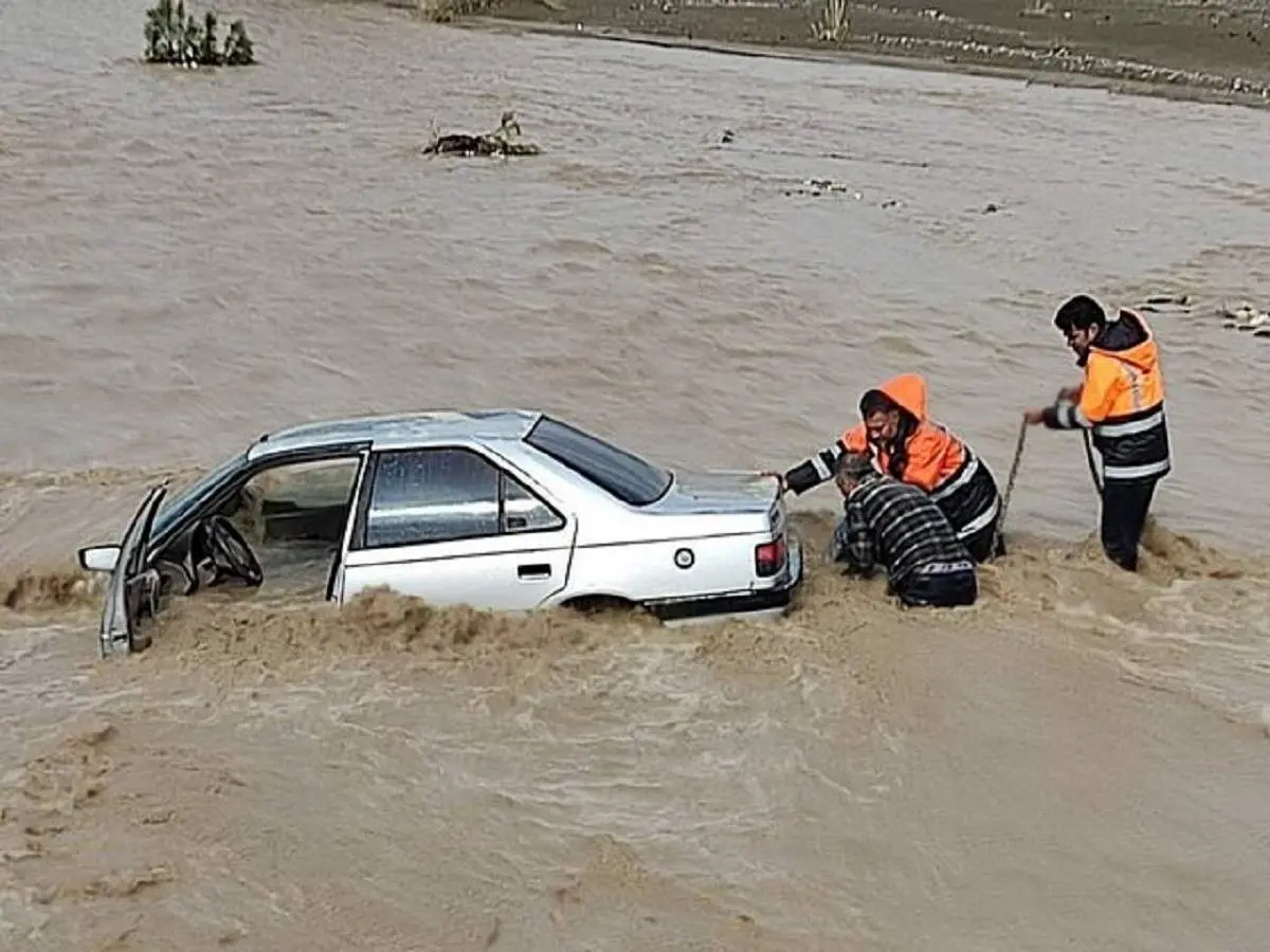 در ۱۹ استان برف می بارد و رودخانه های طغیان می کنند