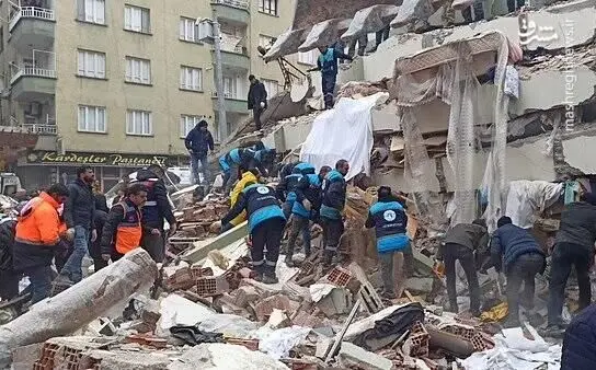 ببینید | زلزله 5/5 ریشتری در ترکیه و وحشت مردم