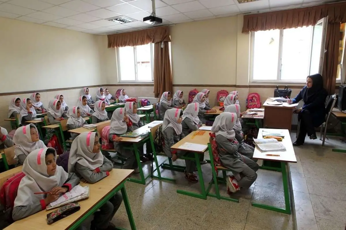 کلاس های یزد تعطیل شدند/ علت: نبود معلم