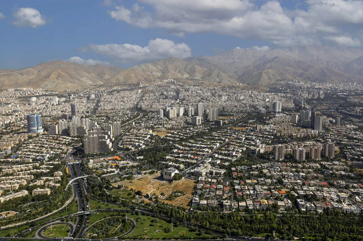دریای خزر امروز طوفانی است /  آسمان صاف در بیشتر مناطق کشور 