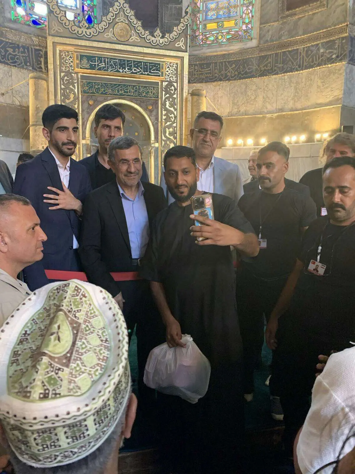 اولین تصویر امروز احمدی‌نژاد پس از ترک ایران