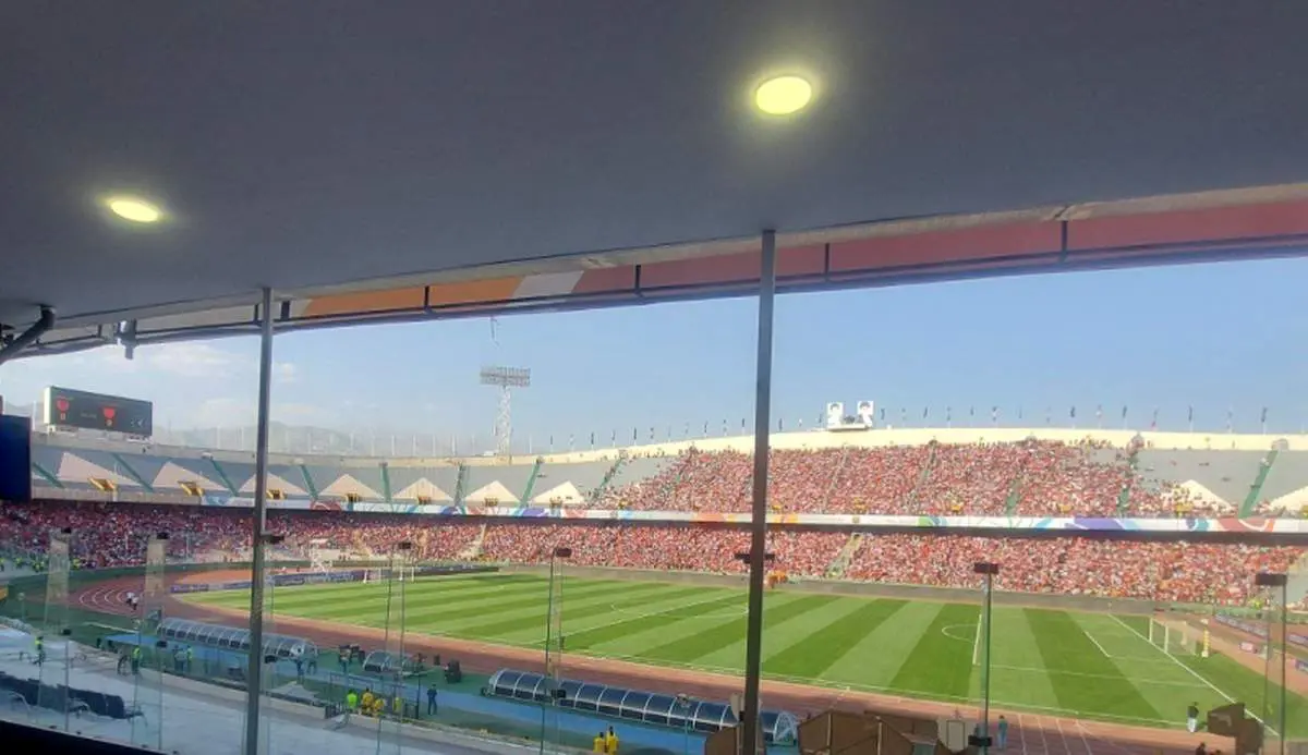  هواداران پرسپولیس سرود قهرمانی خواندند