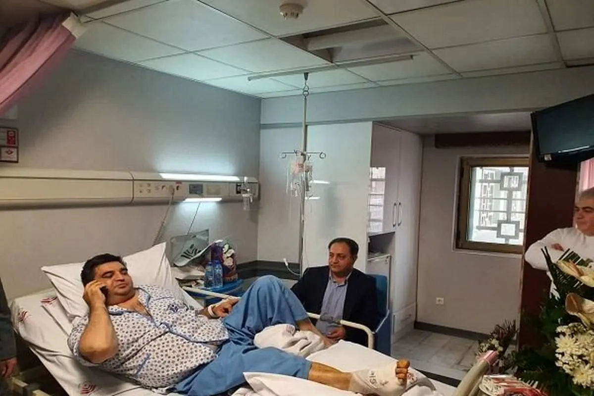 حسین رضازاده زیر تیغ جراحی میرود/ عکس