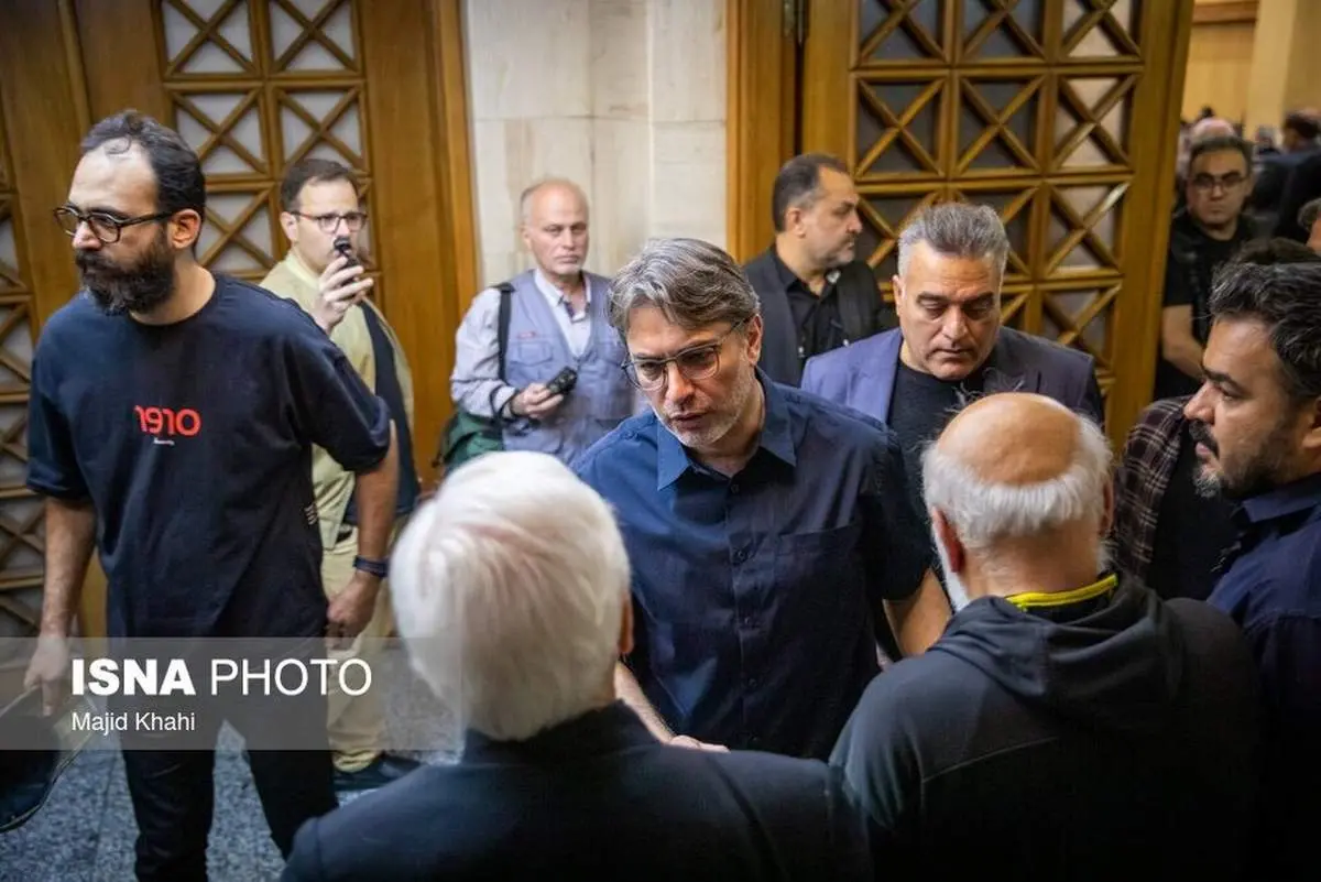 2بازیگر زن با کله تراشیده در مراسم یادبود رضا داوودنژاد/ تصاویر