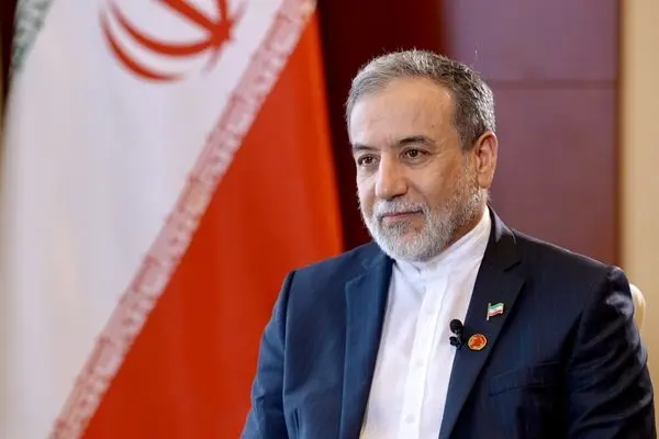 عراقچی به تروئیکای اروپایی هشدار داد
