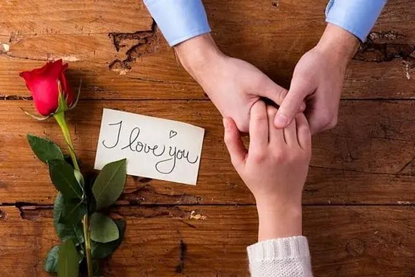 ببینید / ابراز علاقه حسین پاکدل به همسرش او را ذوق مرگ کرد