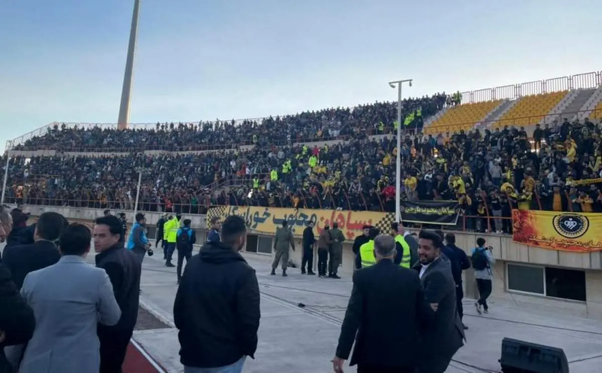 جنجال شدید در بازی سپاهان و شمس آذر/ ببینید