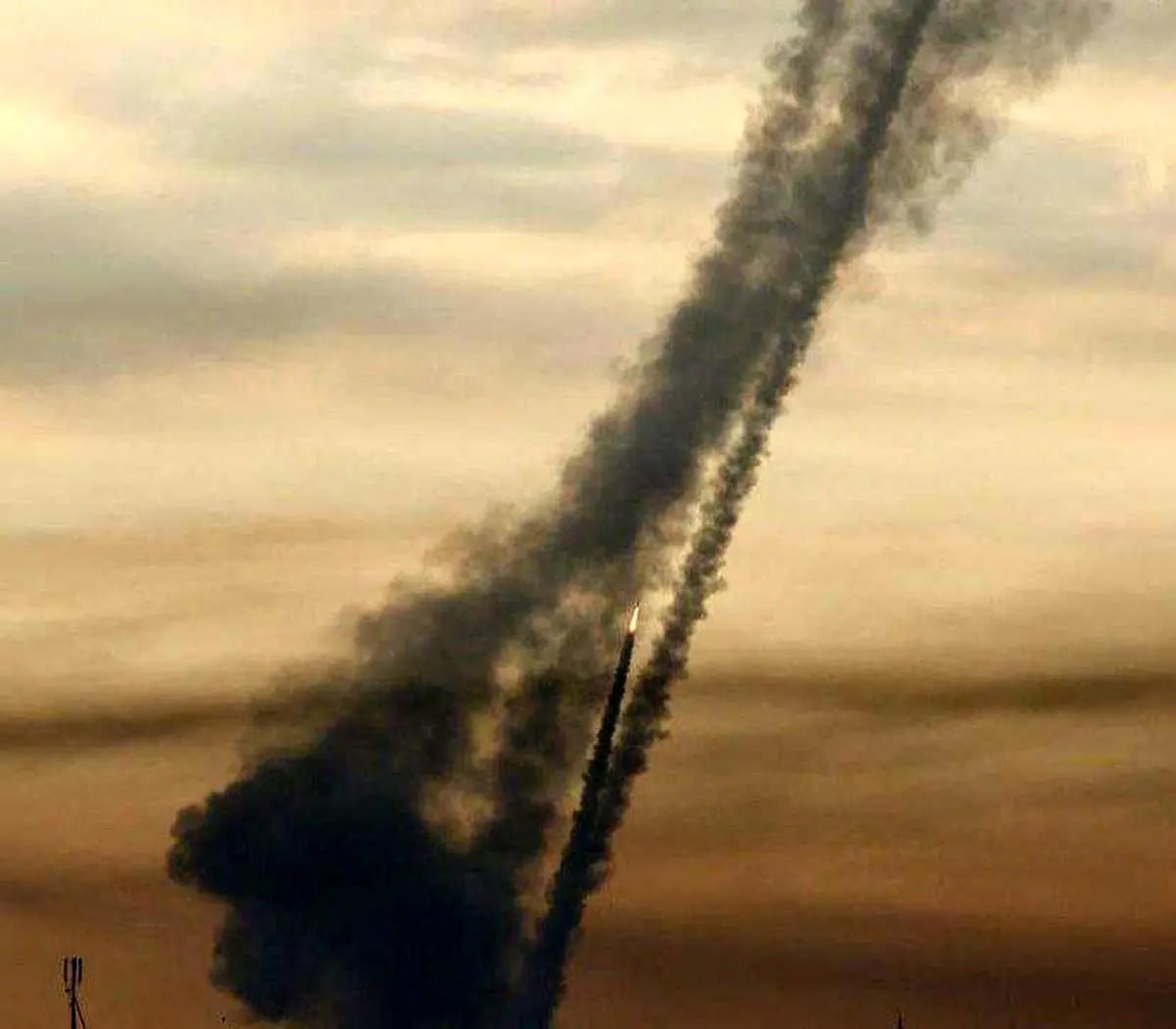 حمله موشکی گسترده به تل‌آویو
