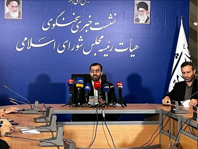 سخنگوی هیئت رئیسه مجلس:  قانون عفاف و حجاب پس از طی مراحل ابلاغ خواهد شد