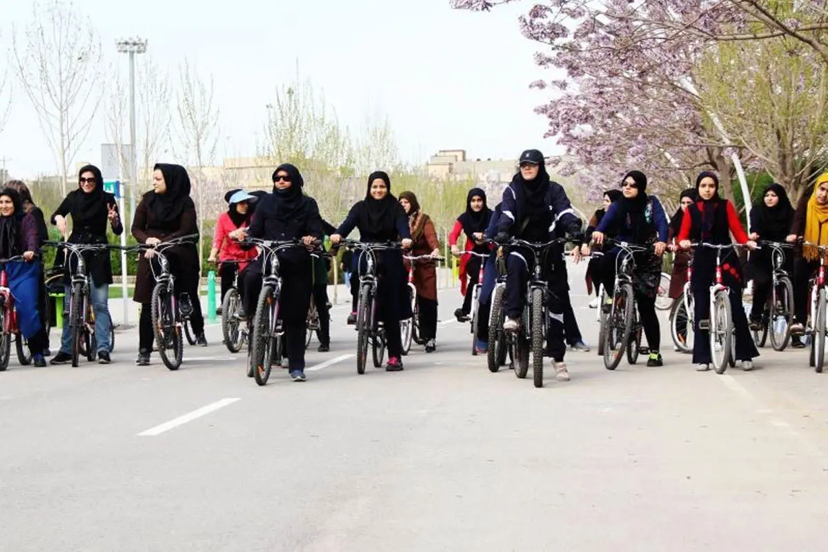برگزاری مسابقات قهرمانی دوچرخه سواری بانوان در حرم مطهر امام خمینی(ره)