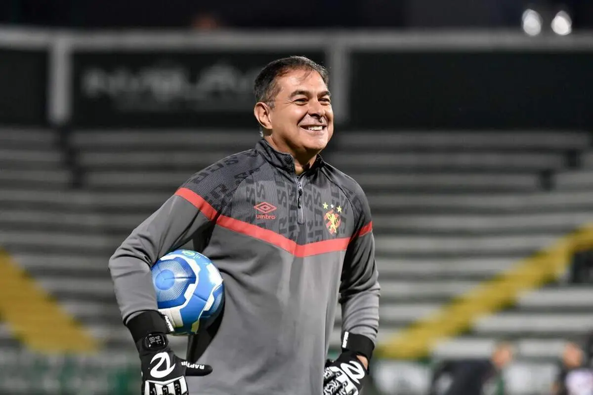 با مربی جدید پرسپولیس آشنا شوید