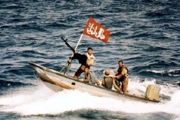 روایتی از ایستادگی شهید نادر مهدوی و یارانش در برابر حمله آمریکا