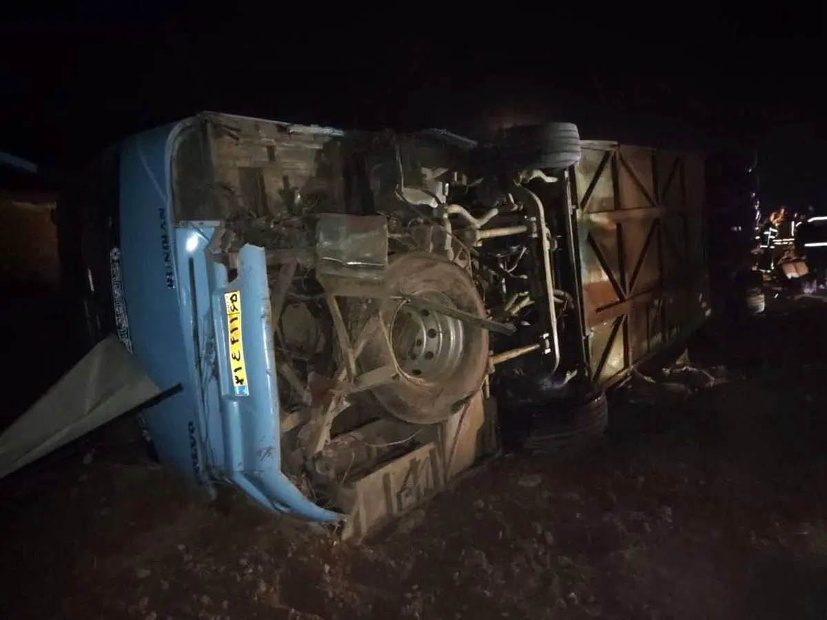 آخرین جزئیات از حادثه واژگونی اتوبوس / راننده اتوبوس بازداشت شد ؛ مدیر مدرسه تحت تعقیب قرار گرفت