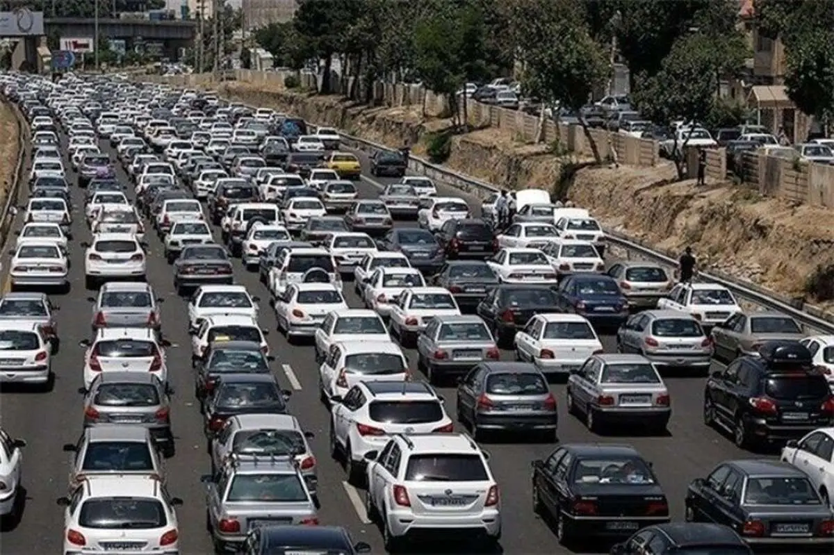 ترافیک بسیار سنگین در جادههای شمالی / این مسیر یکطرفه شد