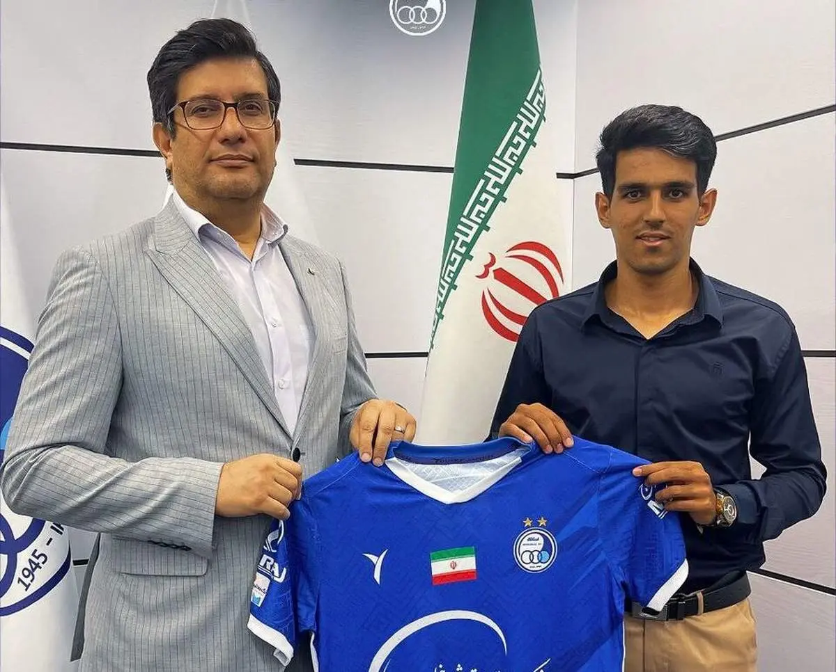 ستاره لیگ برتر رسماً به استقلال پیوست/ عکس